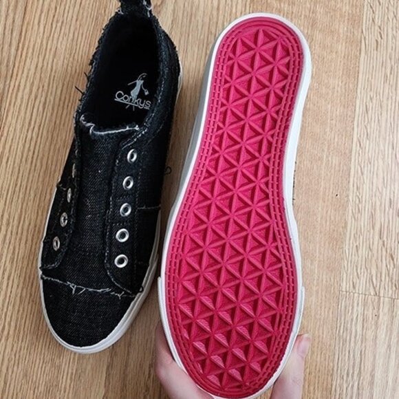 Corkys NWT Black Babalu Slip On Sneakers - Picture 2 of 5